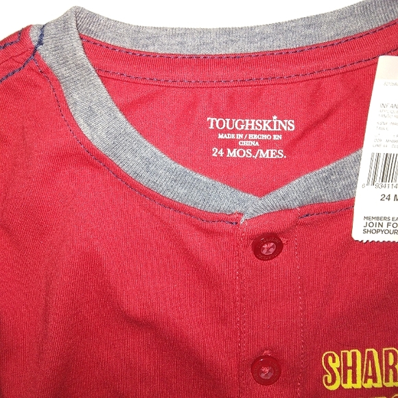 ☆NWT☆Toddler Boys ☆TOUGHSKINS☆Red Short Sleeve Shark Patch T-shirt - Picture 2 of 9